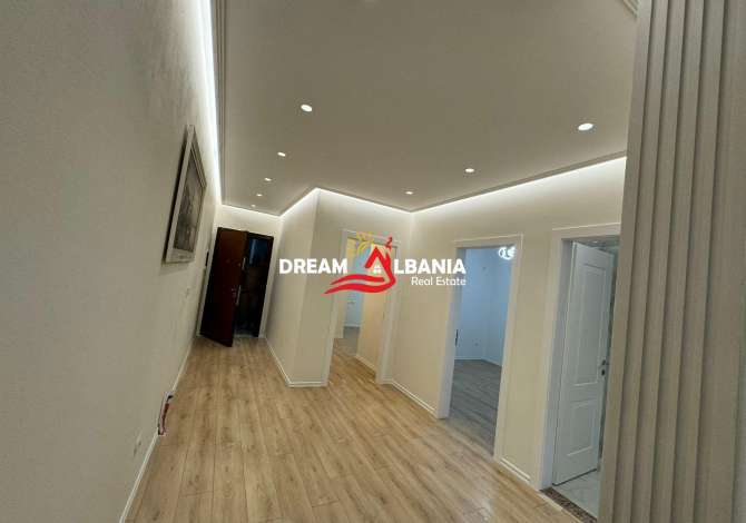 Shtepi ne shitje Apartament ne Tirane, 3+1, Mobilimi Bosh, pa mobiluar, Pagesa 219,900  Euro.