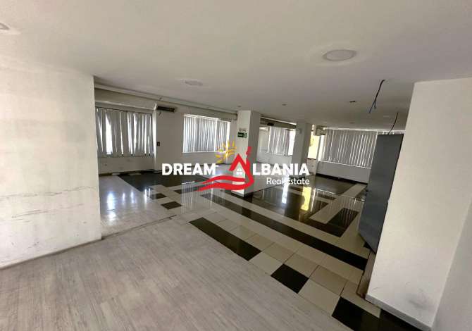 Ambient biznesi me qera 3+1 ne Tirane - 2,200 Euro