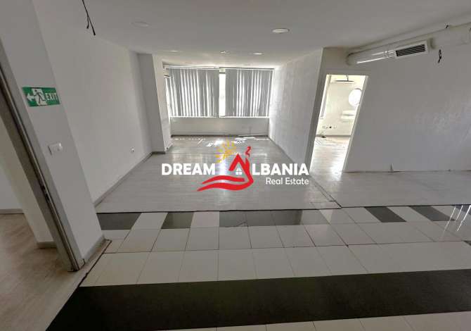 Ambjent Biznesi Per Qera Tek Zogu i Zi, Prane Universitetit Logos, 230 M2 (ID 42611085)