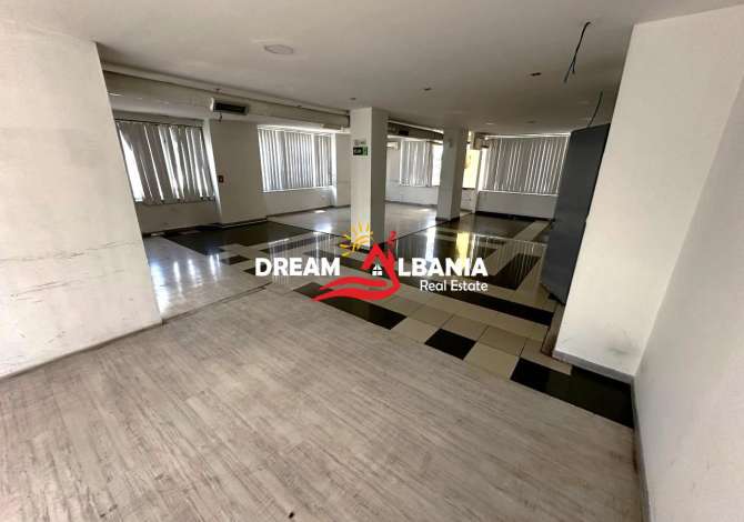 Ambient biznesi me qera 3+1 ne Tirane - 2,200 Euro