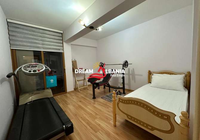 Shtepi ne shitje Apartament ne Tirane, 2+1, Mobilimi E mobiluar, Pagesa 197,000  Euro.