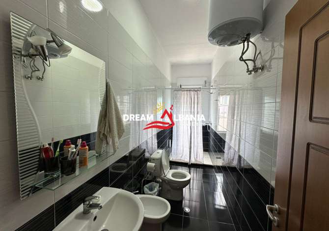 Shtepi me qera Apartament ne Tirane, 3+1, Mobilimi E mobiluar, Pagesa 700  Euro.