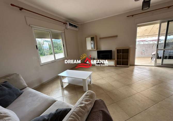 Shtepi me qera Apartament ne Tirane, 3+1, Mobilimi E mobiluar, Pagesa 700  Euro.