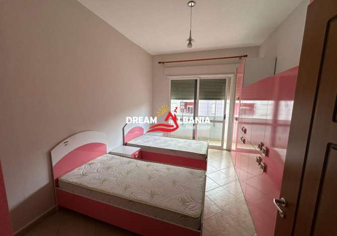 Shtepi me qera Apartament ne Tirane, 3+1, Mobilimi E mobiluar, Pagesa 700  Euro.