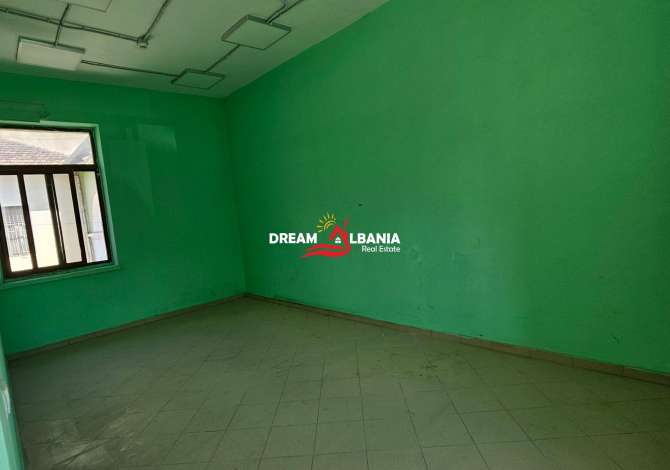 Ambient biznesi me qera 4+1 ne Tirane - 1,400 Euro