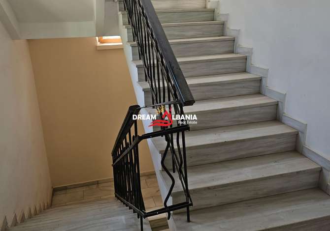 Magazine me qera ne Kombinat, Rruga Llazi Miho (ID 4281227)