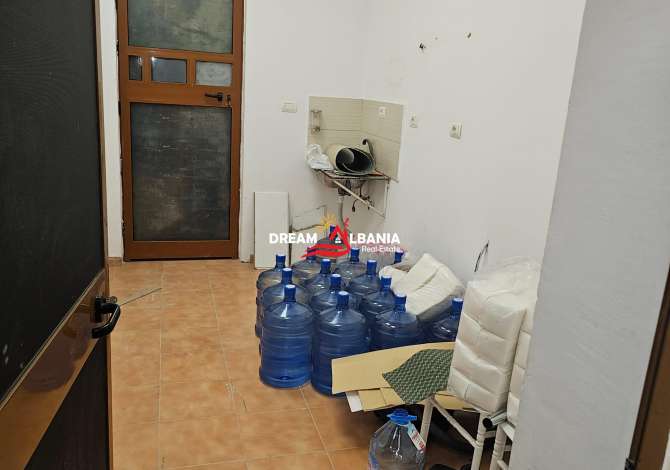 Magazine me qera ne Kombinat, Rruga Llazi Miho (ID 4281227)