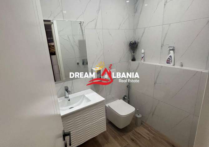 Shtepi ne shitje Apartament ne Tirane, 3+1, Mobilimi E mobiluar, Pagesa 140,000  Euro.