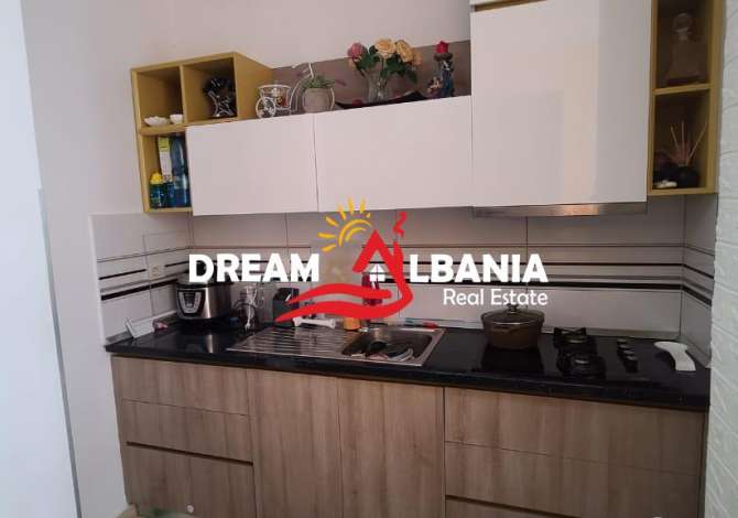 Shtepi ne shitje Apartament ne Tirane, 2+1, Mobilimi E mobiluar, Pagesa 96,000  Euro.