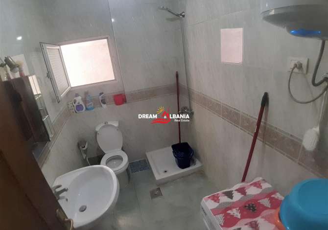 Shtepi ne shitje  ne Tirane, 2+1, Mobilimi E mobiluar, Pagesa 120,000  Euro.