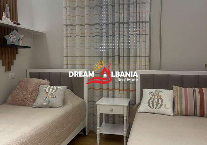 Shtepi ne shitje Apartament ne Durres, 2+1, Mobilimi E mobiluar, Pagesa 320,000  Euro.