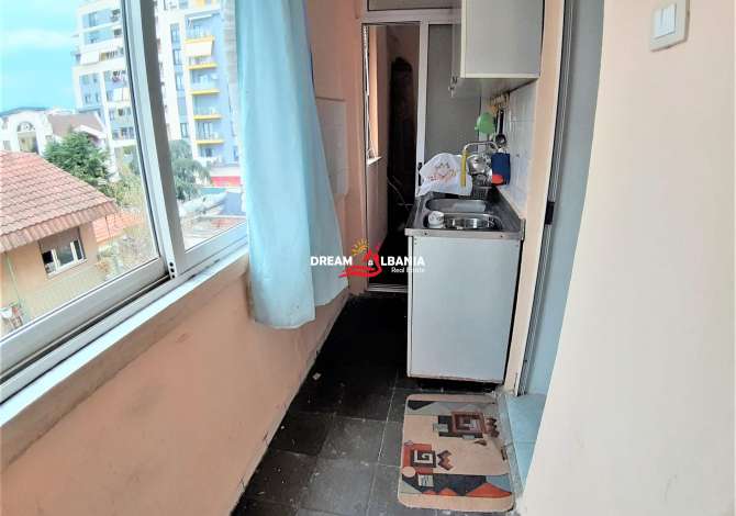 Shtepi ne shitje  ne Tirane, 4+1, Mobilimi Bosh, pa mobiluar, Pagesa 85,000  Euro.