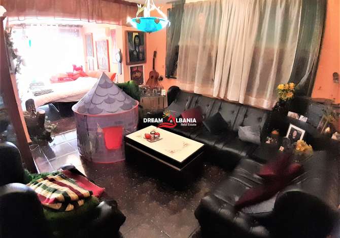 Shtepi ne shitje  ne Tirane, 4+1, Mobilimi Bosh, pa mobiluar, Pagesa 85,000  Euro.