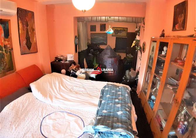 Shtepi ne shitje  ne Tirane, 4+1, Mobilimi Bosh, pa mobiluar, Pagesa 85,000  Euro.