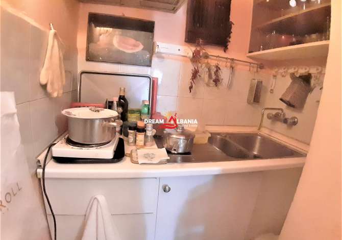 Shtepi ne shitje  ne Tirane, 4+1, Mobilimi Bosh, pa mobiluar, Pagesa 85,000  Euro.