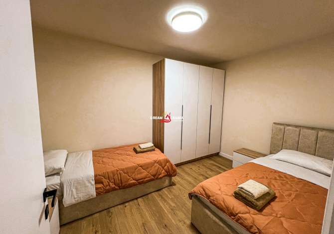 Shtepi ne shitje Apartament ne Tirane, 2+1, Mobilimi E mobiluar, Pagesa 125,000  Euro.