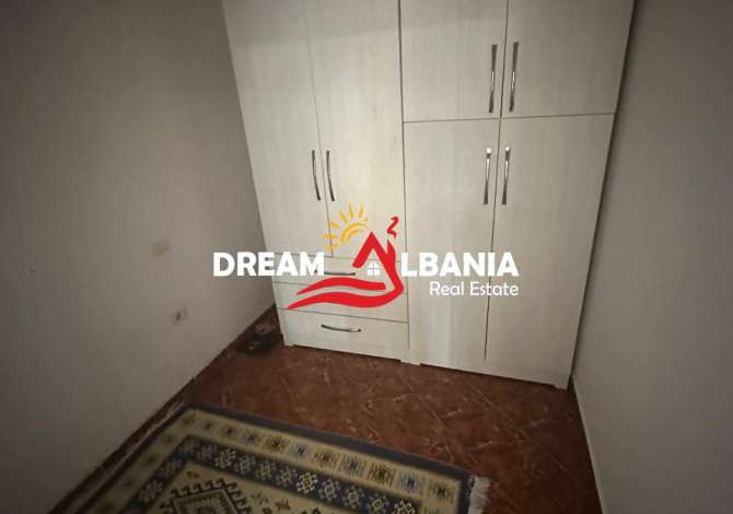 Shtepi ne shitje Apartament ne Tirane, Garsoniere, Mobilimi Bosh, pa mobiluar, Pagesa 85,000  Euro.