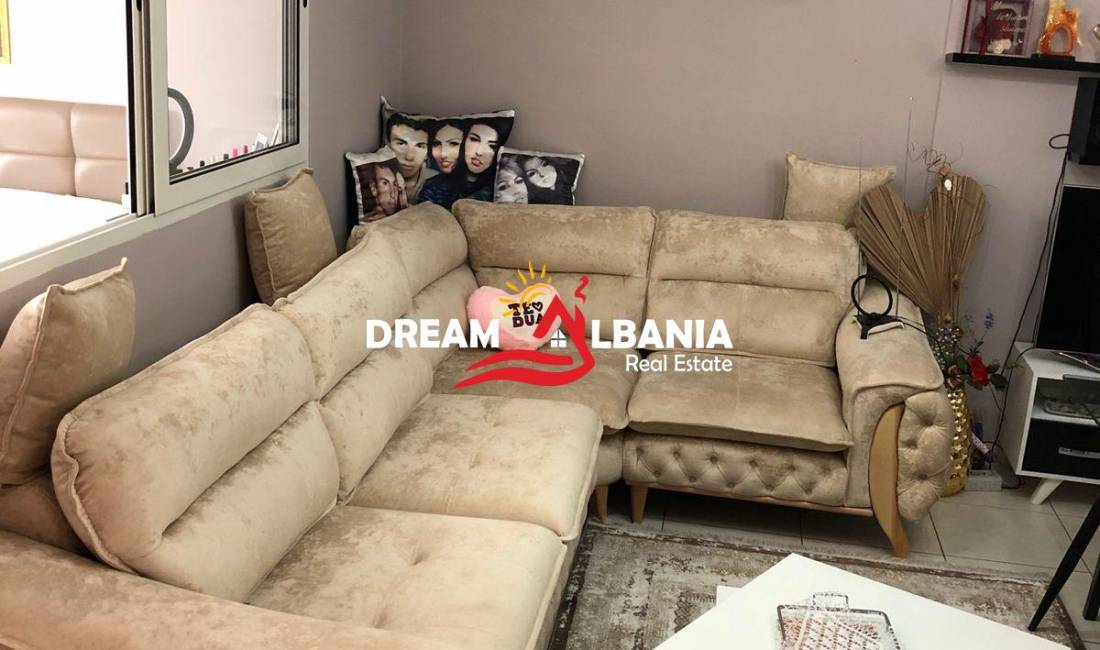 Shtepi ne shitje Apartament ne Tirane, 1+1, Mobilimi E mobiluar, Pagesa 97,000  Euro.