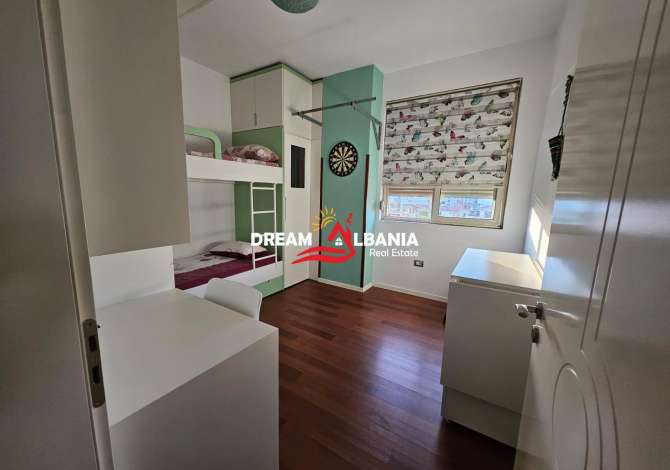 Shtepi ne shitje Apartament ne Tirane, 2+1, Mobilimi E mobiluar, Pagesa 150,000  Euro.