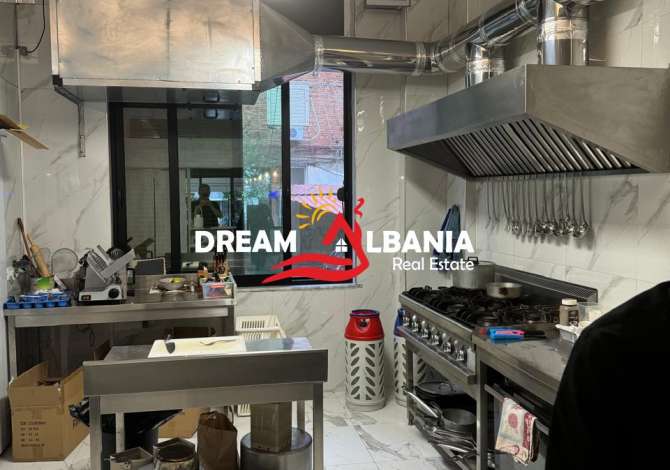 Ambient biznesi me qera 2+1 ne Tirane - 1,400 Euro