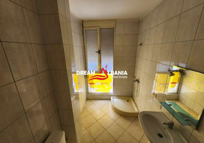 Shtepi ne shitje Apartament ne Tirane, 2+1, Mobilimi Bosh, pa mobiluar, Pagesa 175,900  Euro.