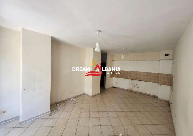 Shtepi ne shitje Apartament ne Tirane, 2+1, Mobilimi Bosh, pa mobiluar, Pagesa 175,900  Euro.