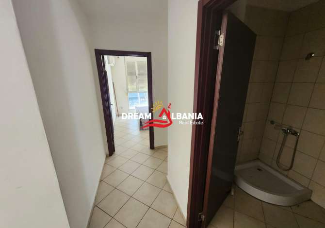 Shtepi ne shitje Apartament ne Tirane, 2+1, Mobilimi Bosh, pa mobiluar, Pagesa 175,900  Euro.