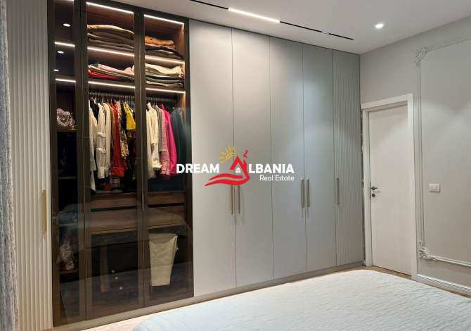 Shtepi me qera Apartament ne Tirane, 3+1, Mobilimi E mobiluar, Pagesa 950  Euro.