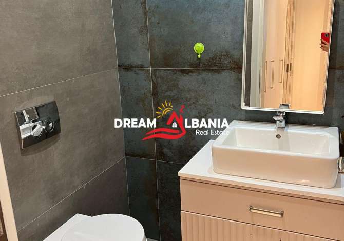 Shtepi me qera Apartament ne Tirane, 3+1, Mobilimi E mobiluar, Pagesa 950  Euro.