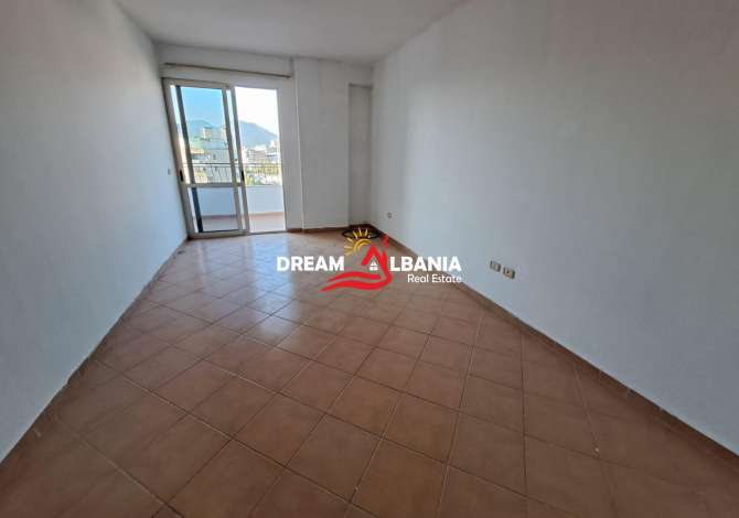 Shtepi ne shitje Apartament ne Tirane, 2+1, Mobilimi Bosh, pa mobiluar, Pagesa 175,000  Euro.