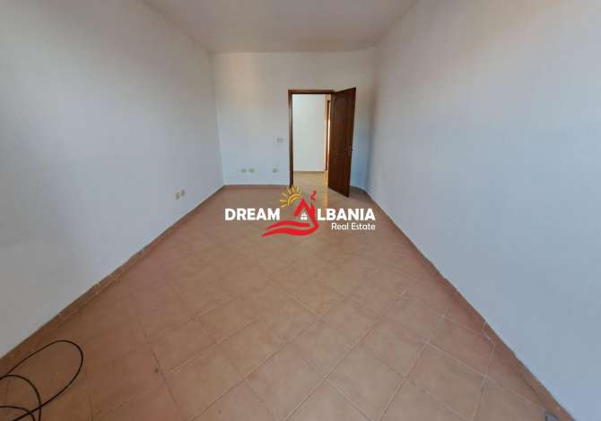 Shtepi ne shitje Apartament ne Tirane, 2+1, Mobilimi Bosh, pa mobiluar, Pagesa 175,000  Euro.