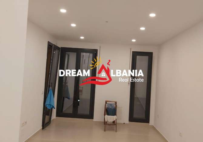 Ambient biznesi me qera 3+1 ne Tirane - 450 Euro