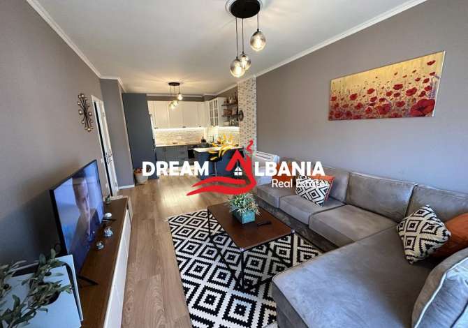 Shtepi ne shitje Apartament ne Tirane, 2+1, Mobilimi E mobiluar, Pagesa 165,000  Euro.