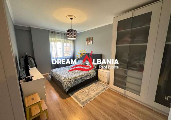 Shtepi ne shitje Apartament ne Tirane, 2+1, Mobilimi E mobiluar, Pagesa 165,000  Euro.