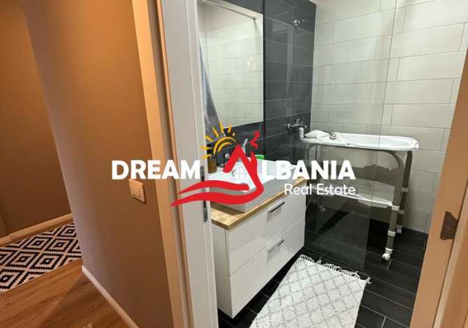 Shtepi ne shitje Apartament ne Tirane, 2+1, Mobilimi E mobiluar, Pagesa 165,000  Euro.