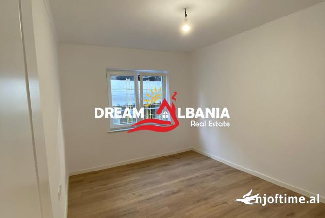Shtepi ne shitje Apartament ne Tirane, 2+1, Mobilimi Bosh, pa mobiluar, Pagesa 185,000  Euro.
