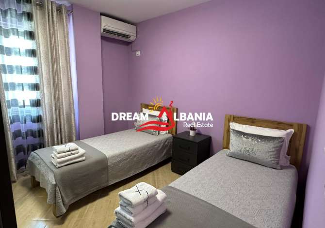 Shtepi ne shitje Papafingo(kati i catise) ne Tirane, 2+1, Mobilimi E mobiluar, Pagesa 132,000  Euro.