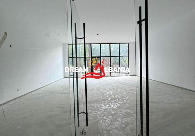 Ambient biznesi me qera 3+1 ne Tirane - 2,800 Euro