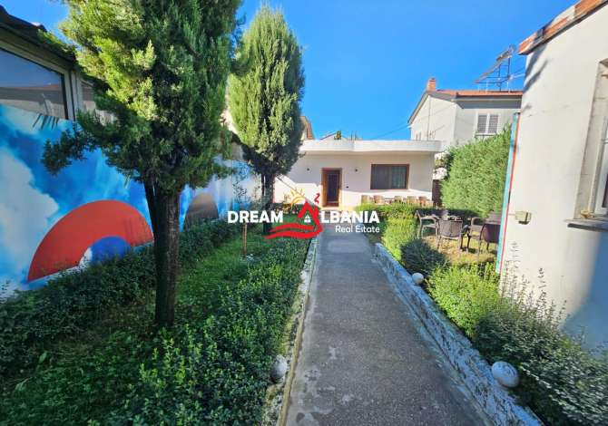 Shtepi ne shitje Shtepi Private ne Tirane, 3+1, Mobilimi E mobiluar, Pagesa 165,000  Euro.