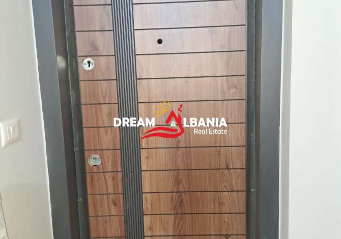 Ambient biznesi me qera 3+1 ne Tirane - 1,200 Euro