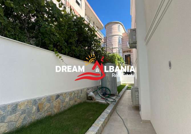 Shtepi me qera Vila Luksoze ne Tirane, 7+1, Mobilimi E mobiluar, Pagesa 3,000  Euro.