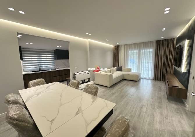 Shtepi me qera 7+1 ne Tirane - 3,000 Euro