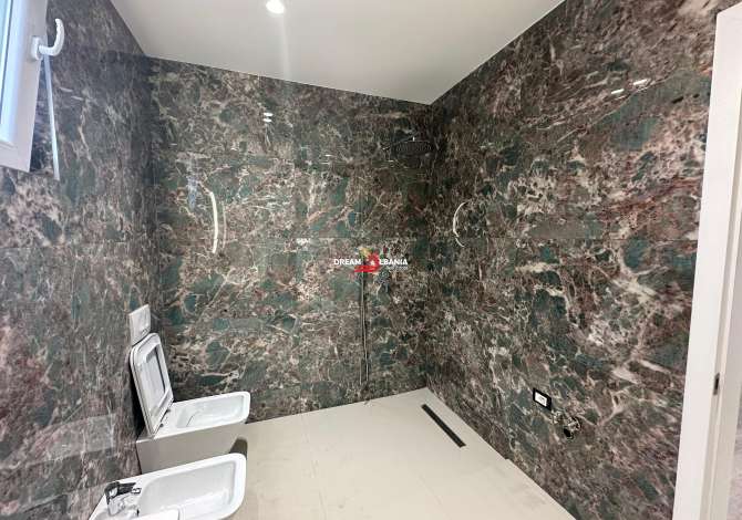 Shtepi me qera Vila Luksoze ne Tirane, 7+1, Mobilimi E mobiluar, Pagesa 3,000  Euro.