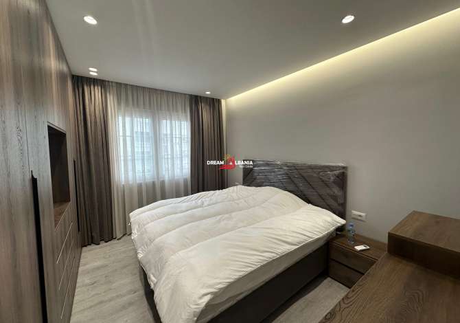 Shtepi me qera 7+1 ne Tirane - 3,000 Euro