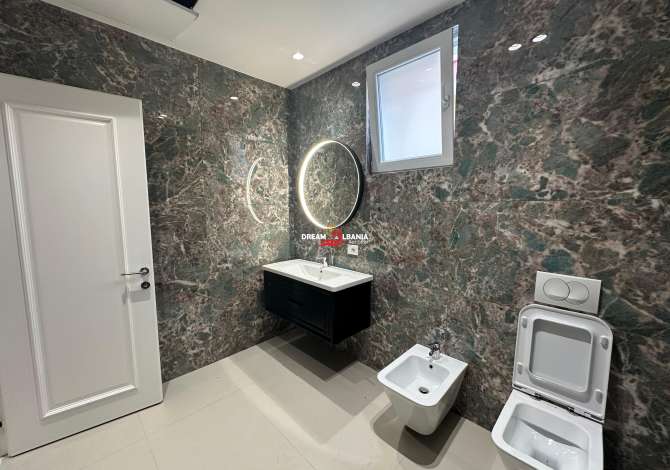 Shtepi me qera Vila Luksoze ne Tirane, 7+1, Mobilimi E mobiluar, Pagesa 3,000  Euro.