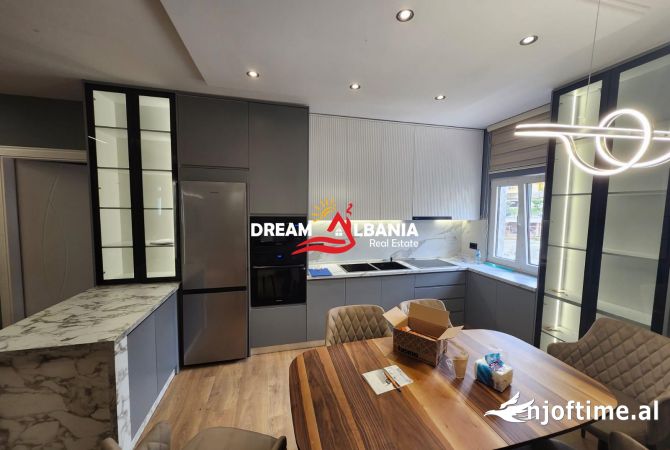 Shtepi me qera Apartament ne Tirane, 2+1, Mobilimi E mobiluar, Pagesa 1,000  Euro.