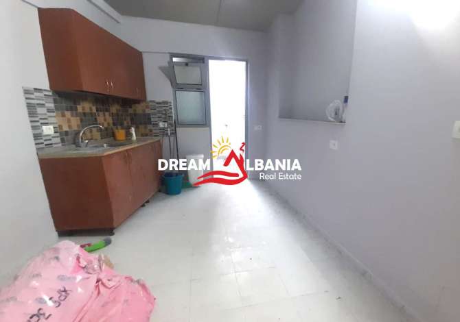 Ambient biznesi me qera 3+1 ne Tirane - 300 Euro
