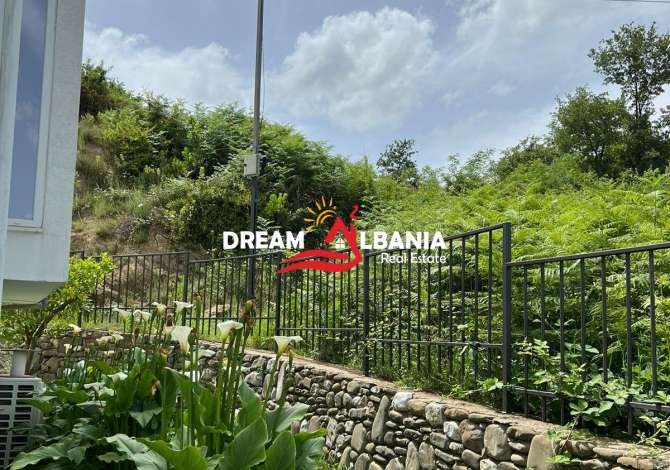 Shtepi me qera Vila Luksoze ne Tirane, 4+1, Mobilimi E mobiluar, Pagesa 2,000  Euro.