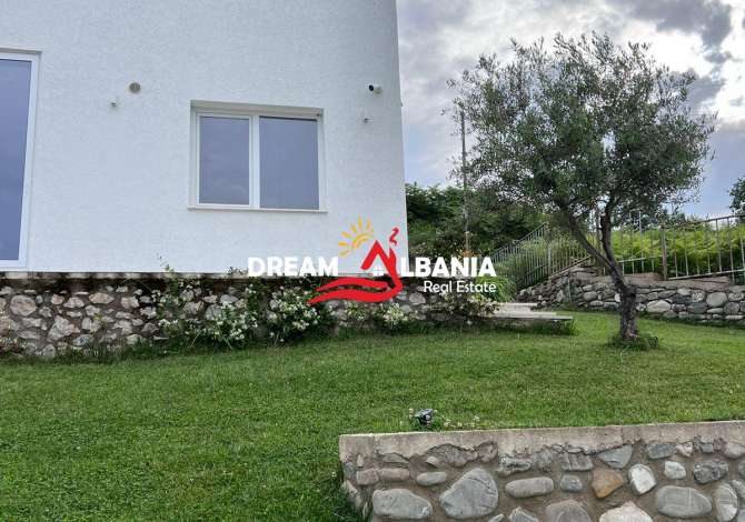 Shtepi me qera Vila Luksoze ne Tirane, 4+1, Mobilimi E mobiluar, Pagesa 2,000  Euro.