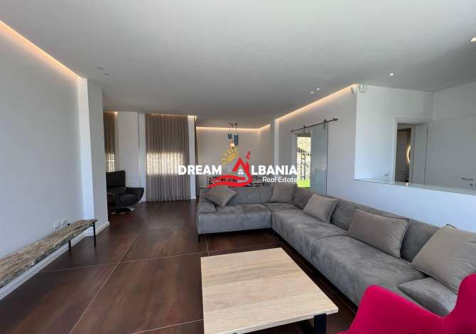 Shtepi me qera 4+1 ne Tirane - 2,000 Euro